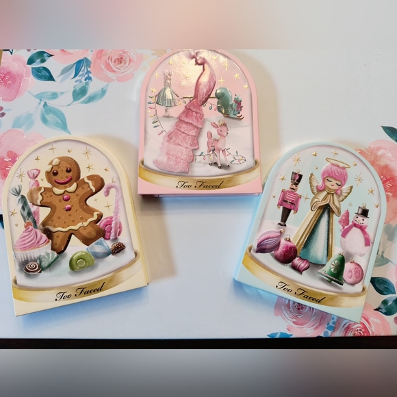 Too Faced Let It Snow Globes Christmas Limited Edition Eyeshadow Palette Trio - Picture 4 of 7